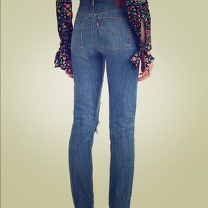Women’s Levis’s 501 Skinny distressed NWOT